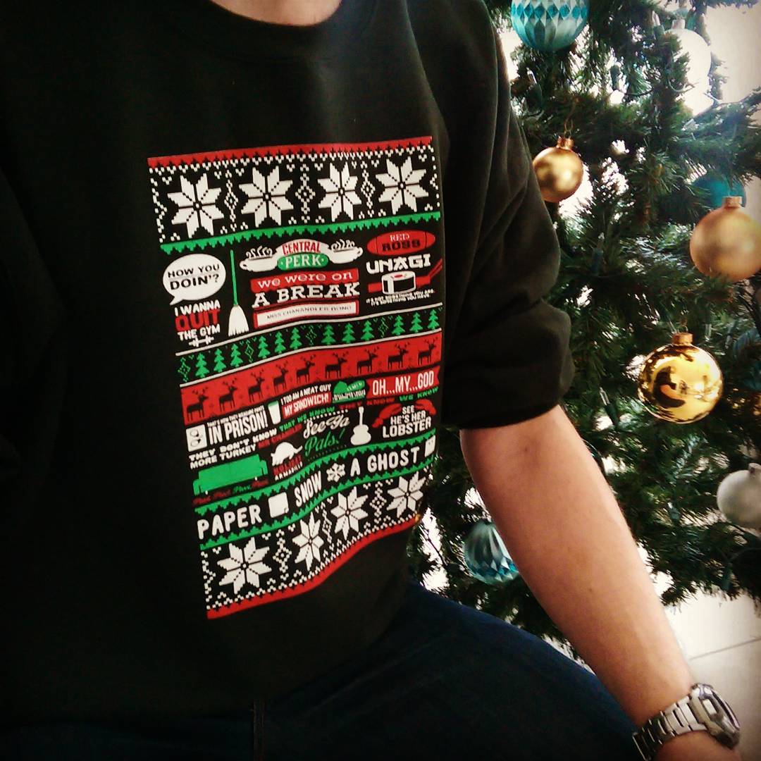 Ik kan de kerst in met de #Friends-trui van @jessiepelgrim. Thank you! #uglychristmassweater