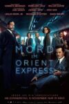 Poster van Murder on the Orient Express met de volledige cast zittend of staand in een treincoupee, uitgevoerd in blauwtinten.